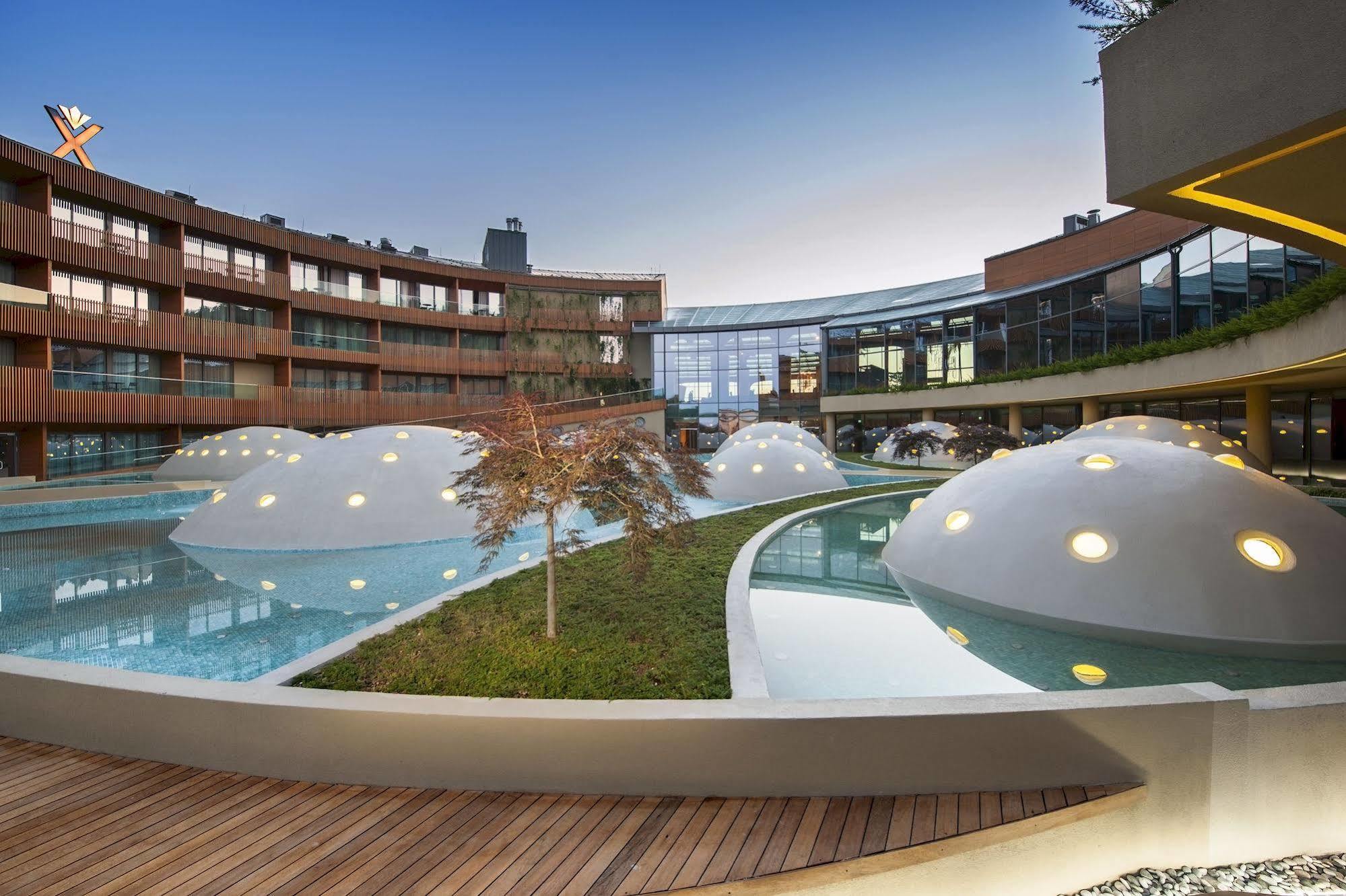 Tasigo Eskisehir Exterior photo The hotel's pool