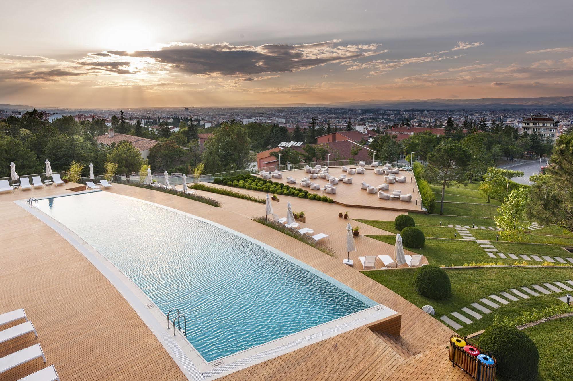 Tasigo Eskisehir Exterior photo The swimming pool at the hotel